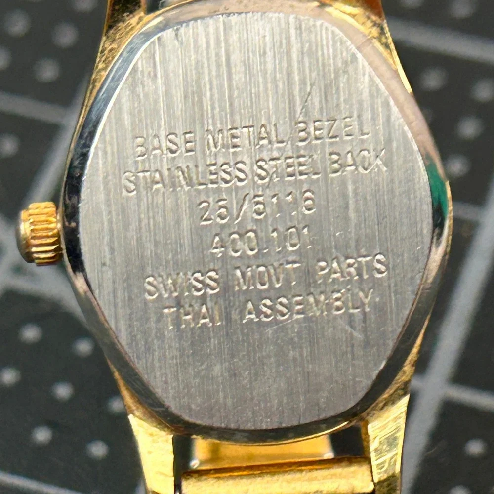 Armitron Diamond Quartz Womens Watch Gold Tone Black Dial Oval 25/5116‎ 400/101
